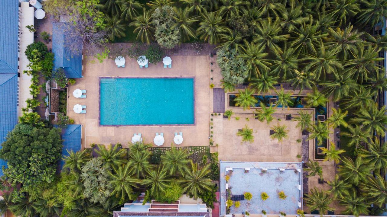 The Privilege Floor By Lotus Blanc Siem Reap Exterior photo