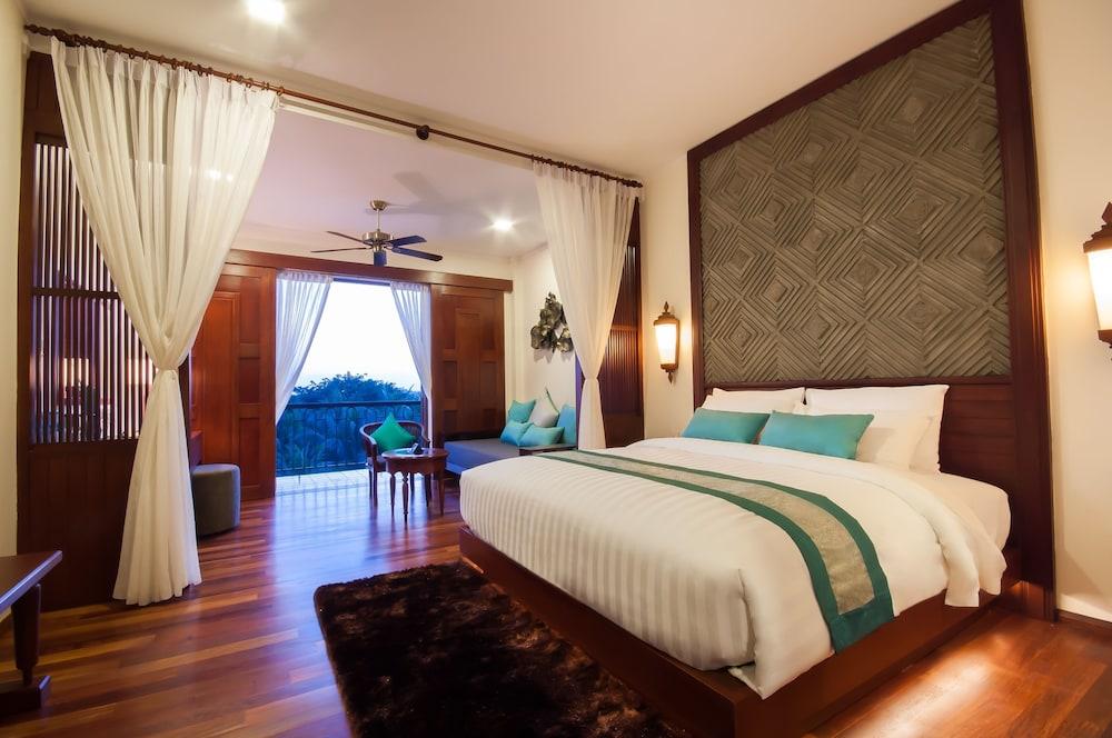 The Privilege Floor By Lotus Blanc Siem Reap Exterior photo