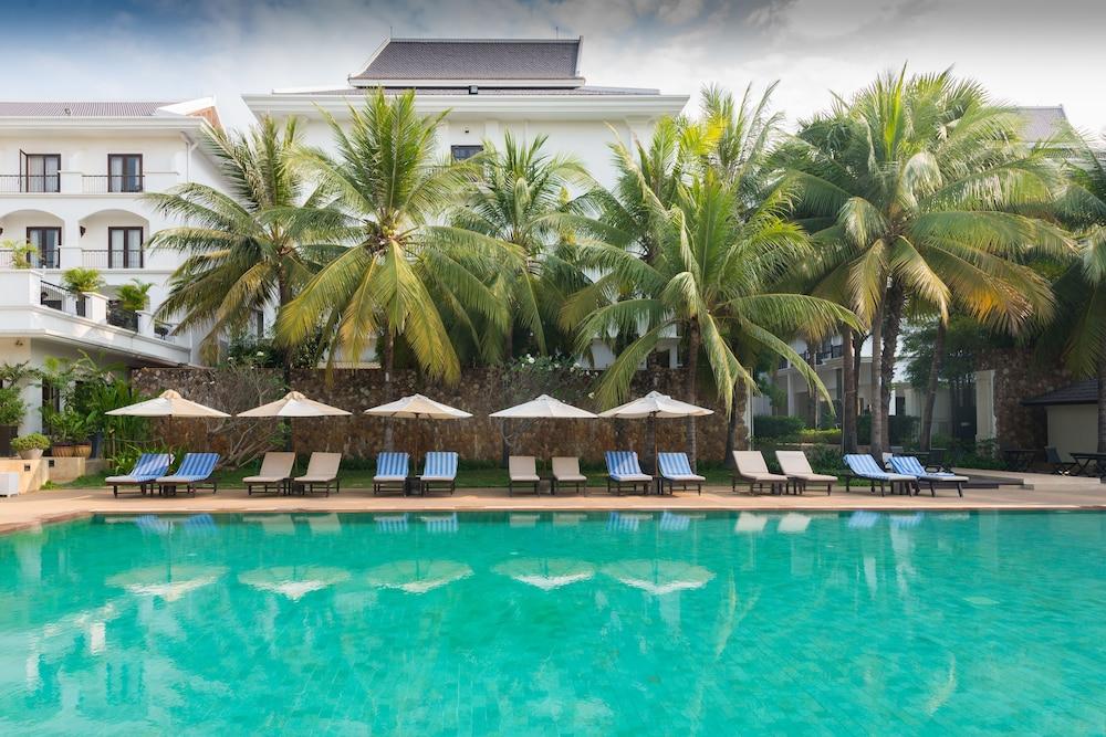 The Privilege Floor By Lotus Blanc Siem Reap Exterior photo