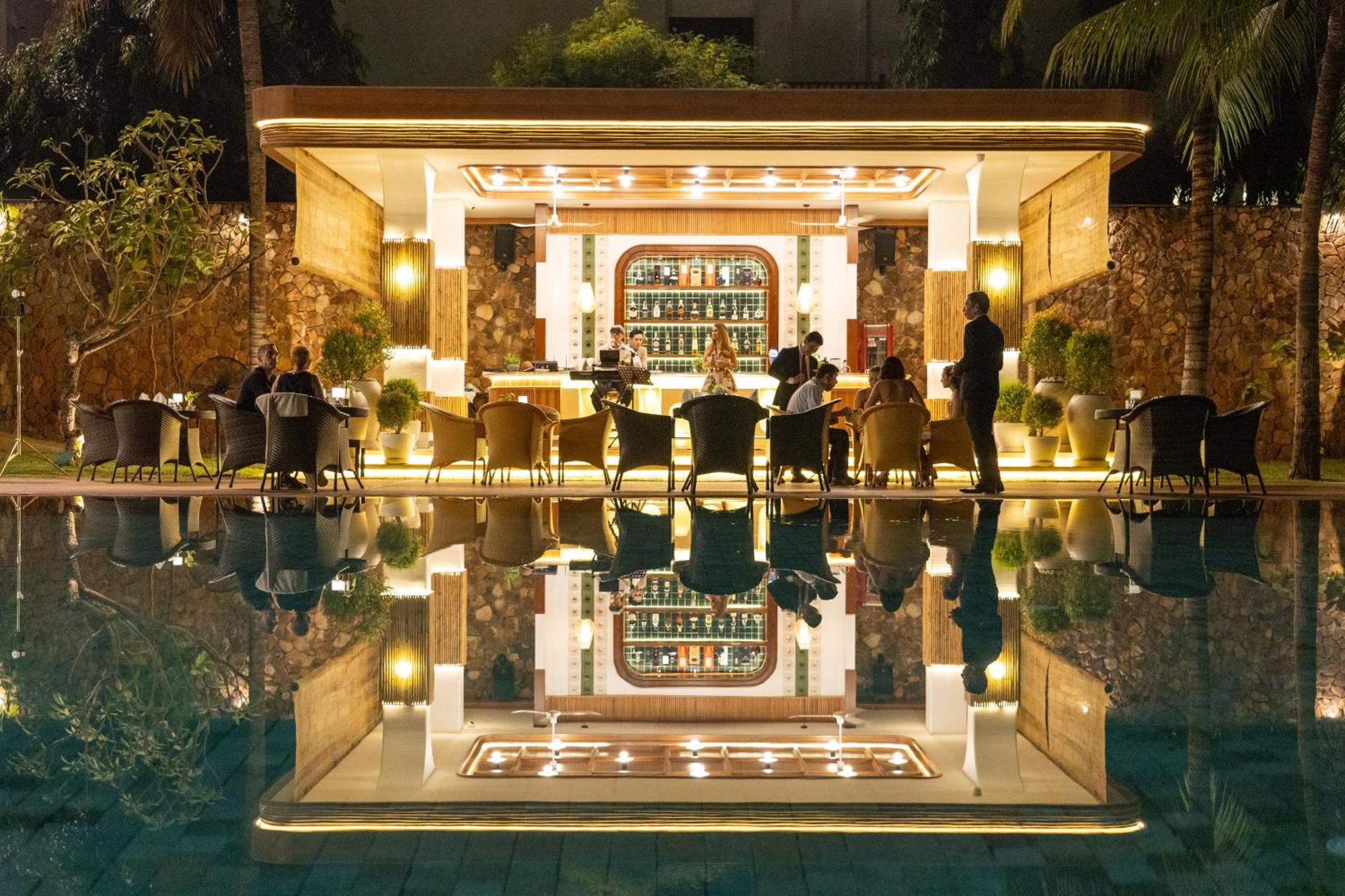 The Privilege Floor By Lotus Blanc Siem Reap Exterior photo