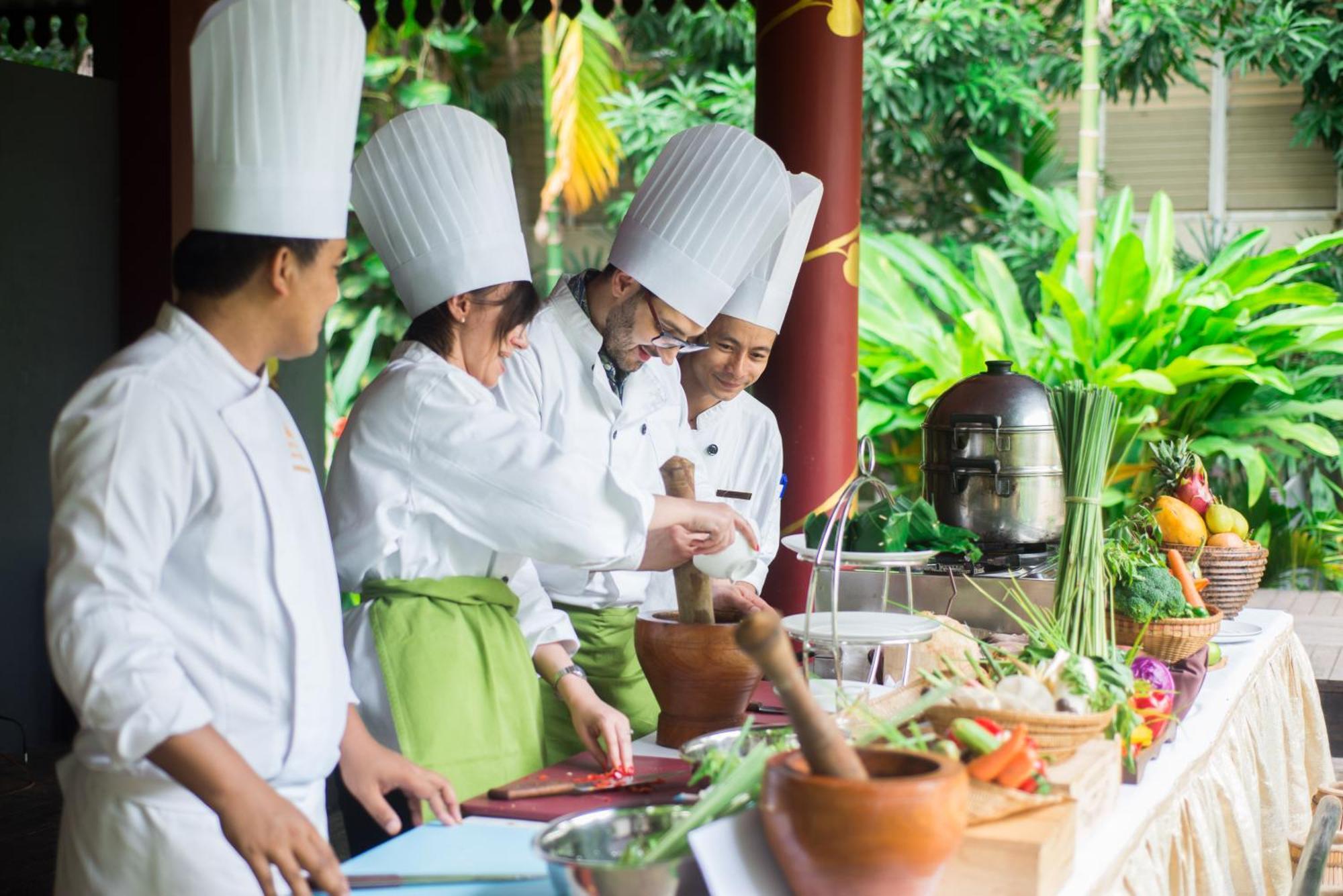 The Privilege Floor By Lotus Blanc Siem Reap Exterior photo